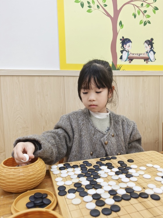小朋友在棋院下棋照片_副本_副本.jpg